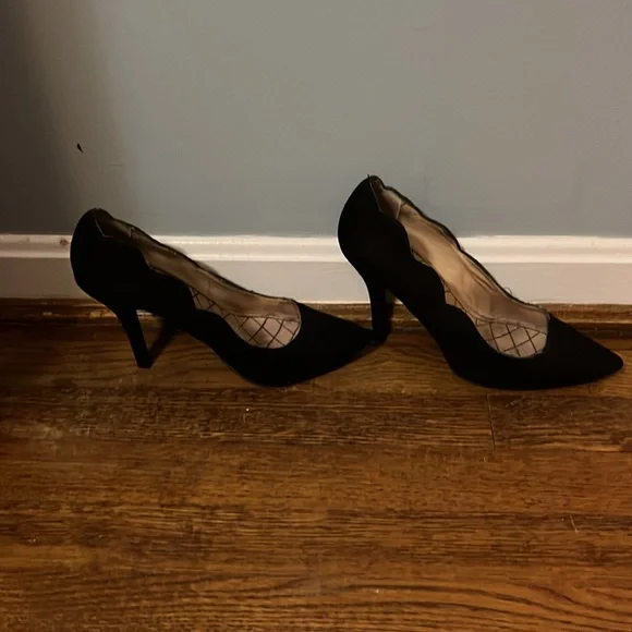 Chinese Laundry Black Suede Heels - Picture 3 of 6